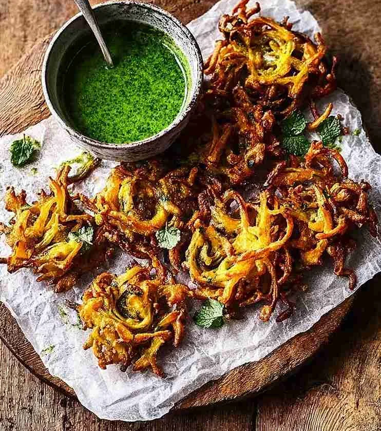 Crispy Spring Onion Bhaji Recipe Homemade Mint Coriander Chutney Best Spring Onion Bhaji With Mint Chutney Easy Crispy Oni...