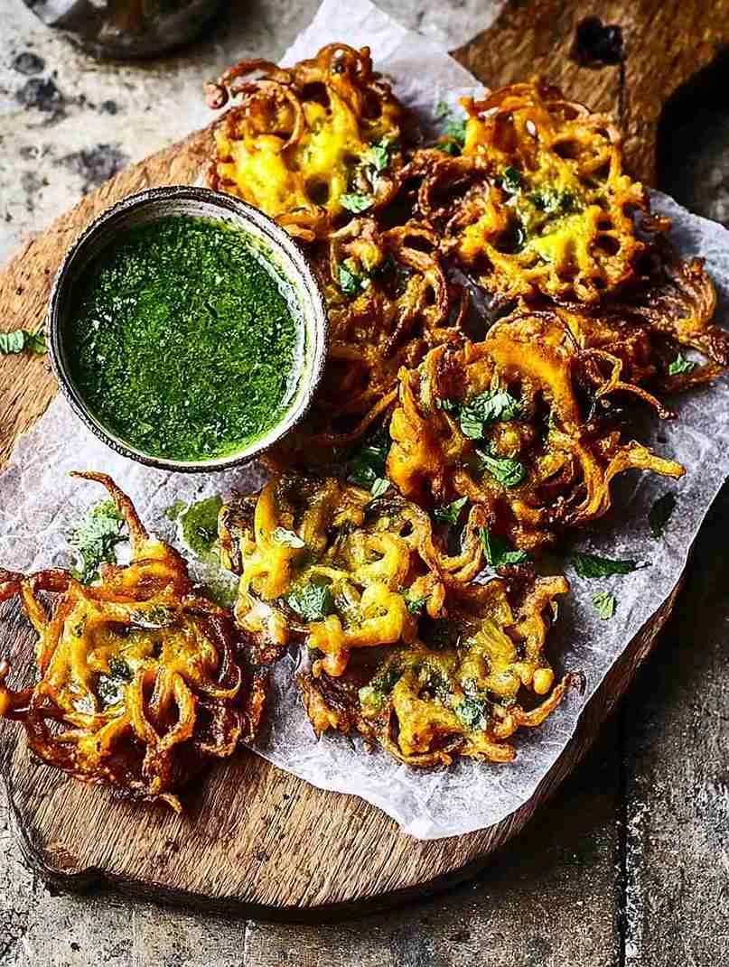 Crispy Spring Onion Bhaji Recipe Homemade Mint Coriander Chutney Best Spring Onion Bhaji With Mint Chutney Easy Crispy Oni...