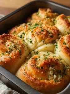 Cheesy Garlic Pull-Apart Rolls