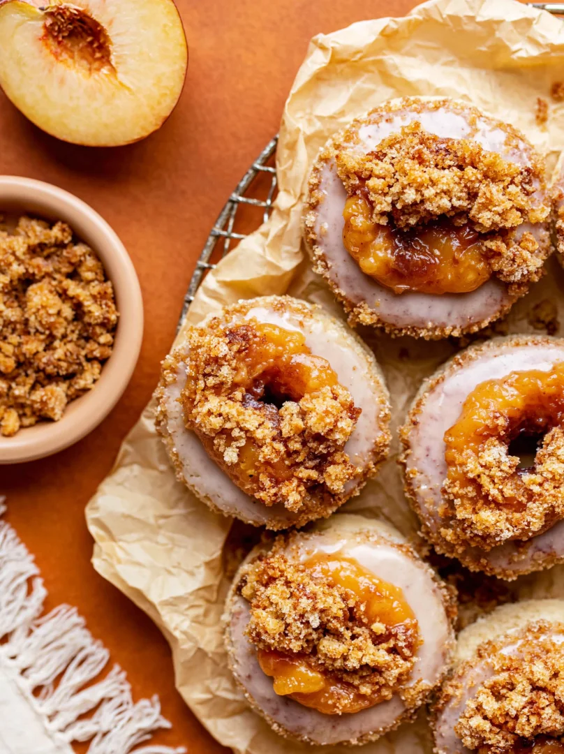 Peach Cobbler Donuts with Brown Sugar Peach Filling
